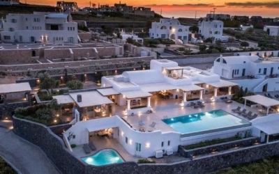 Santorinis Insta-Worthy Villa Santorini-s-Insta-Worthy-Villa_pk34381_1.jpg